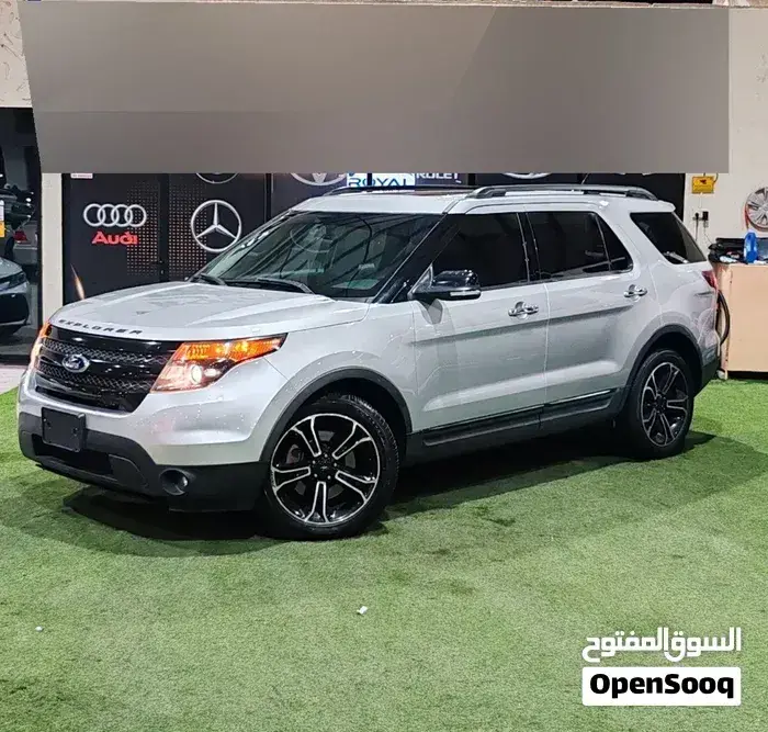 Ford Explorer Sport 2014 photo 2