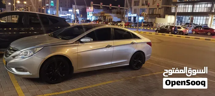 Hyundai Sonata 2011 photo 2