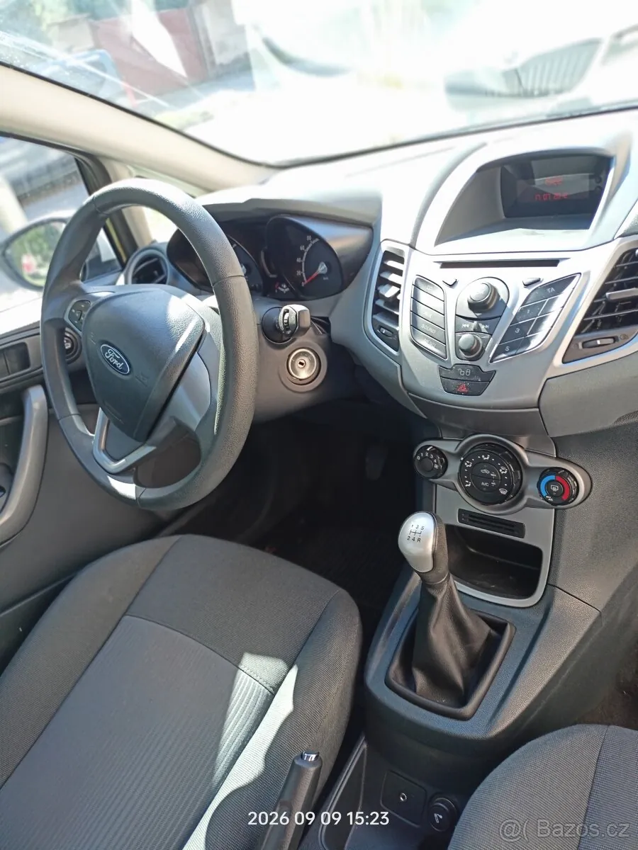 Ford Fiesta 2011 photo 5