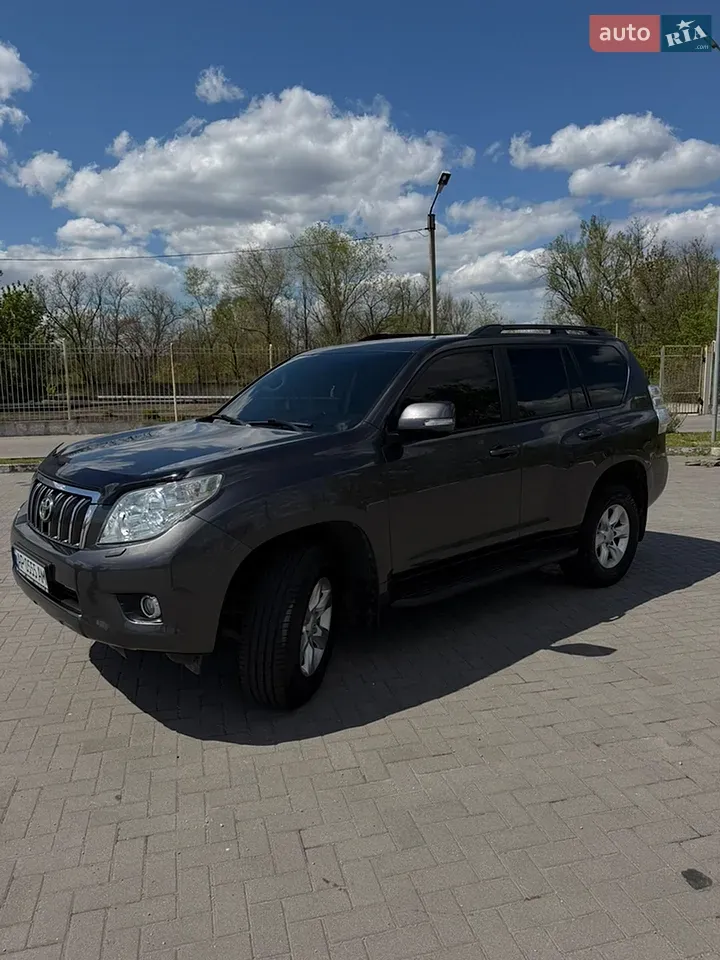 Toyota Land Cruiser Prado 2012 photo 2