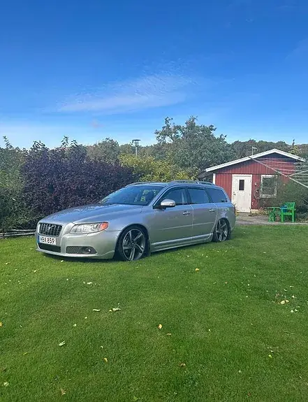 Volvo V70 2009 photo 2