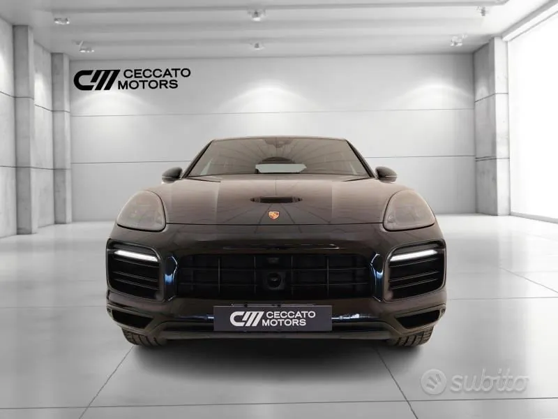 Porsche Cayenne 2022 photo 2