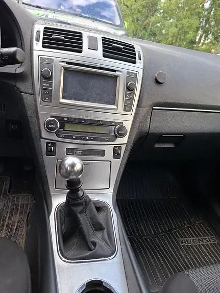Toyota Avensis 2012 photo 5