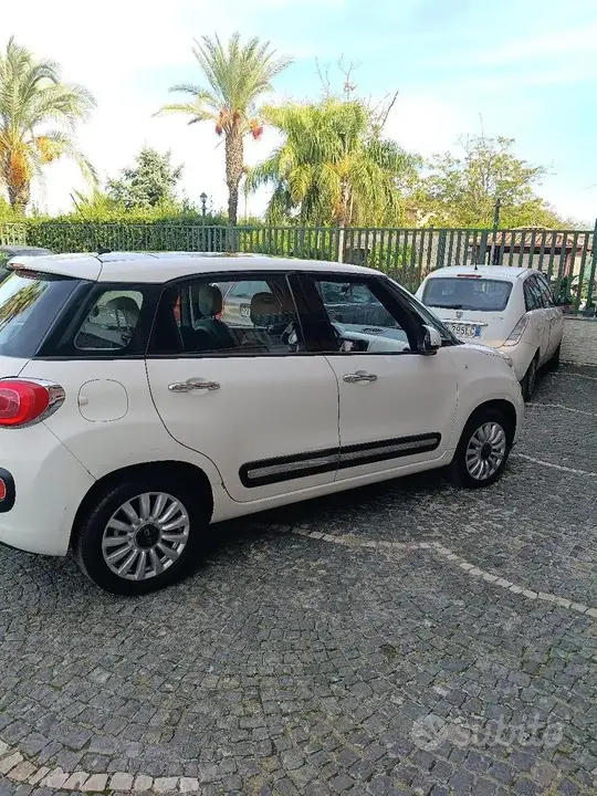 Fiat 500L 2012 photo 4
