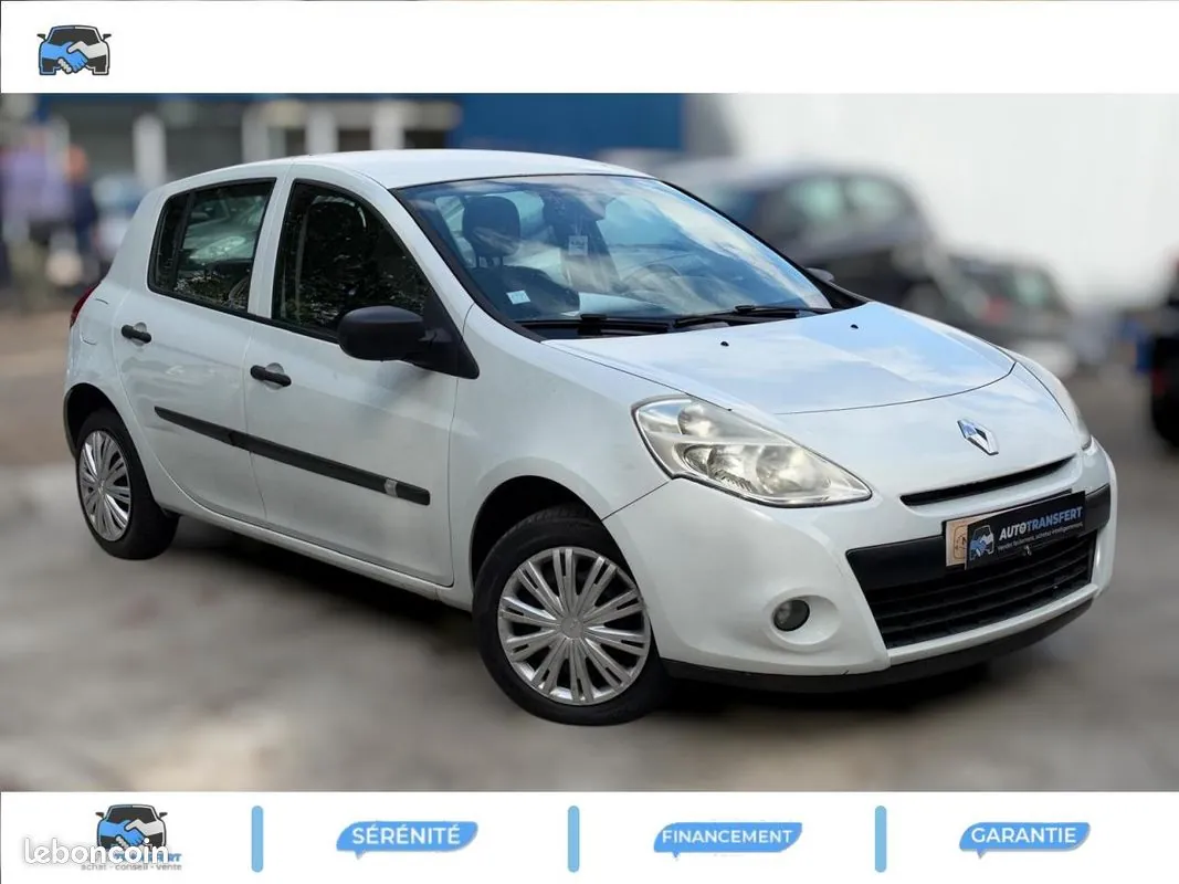 Renault Clio 2006 photo 2
