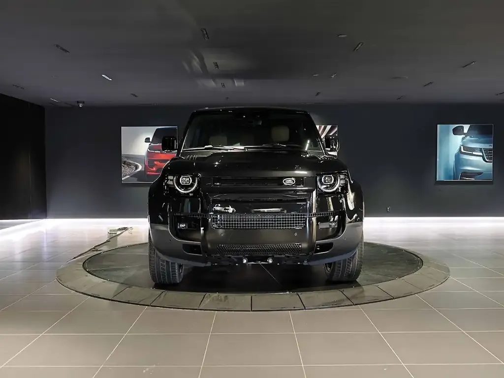 Land Rover Defender 2026 photo 2