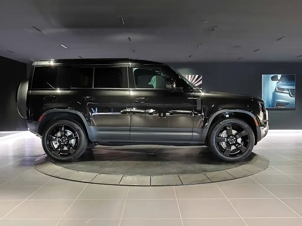 Land Rover Defender 2026 photo 4