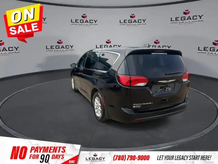 Chrysler Grand Caravan 2025 photo 3
