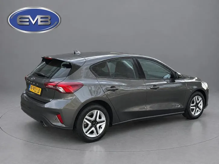 Ford Focus 2022 photo 3