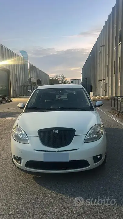 Lancia Ypsilon