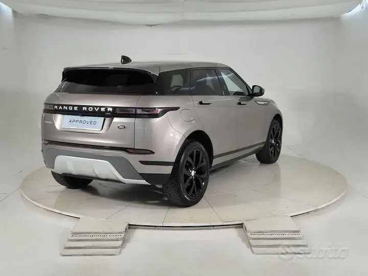 Land Rover Evoque 2022 photo 2