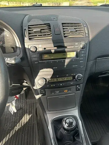 Toyota Avensis 2010 photo 3