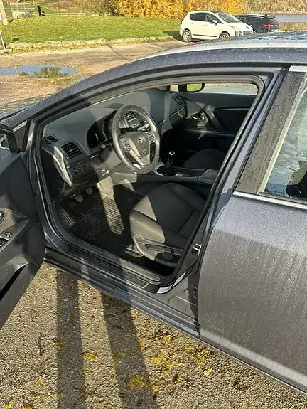 Toyota Avensis 2010 photo 5