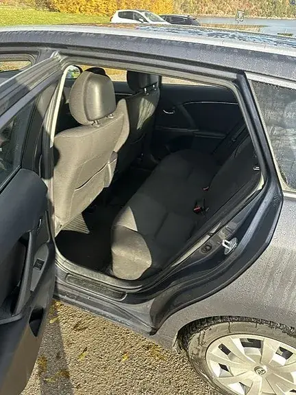 Toyota Avensis 2010 photo 4