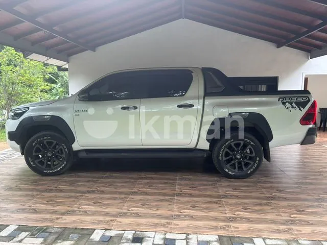 Toyota Hilux photo 3