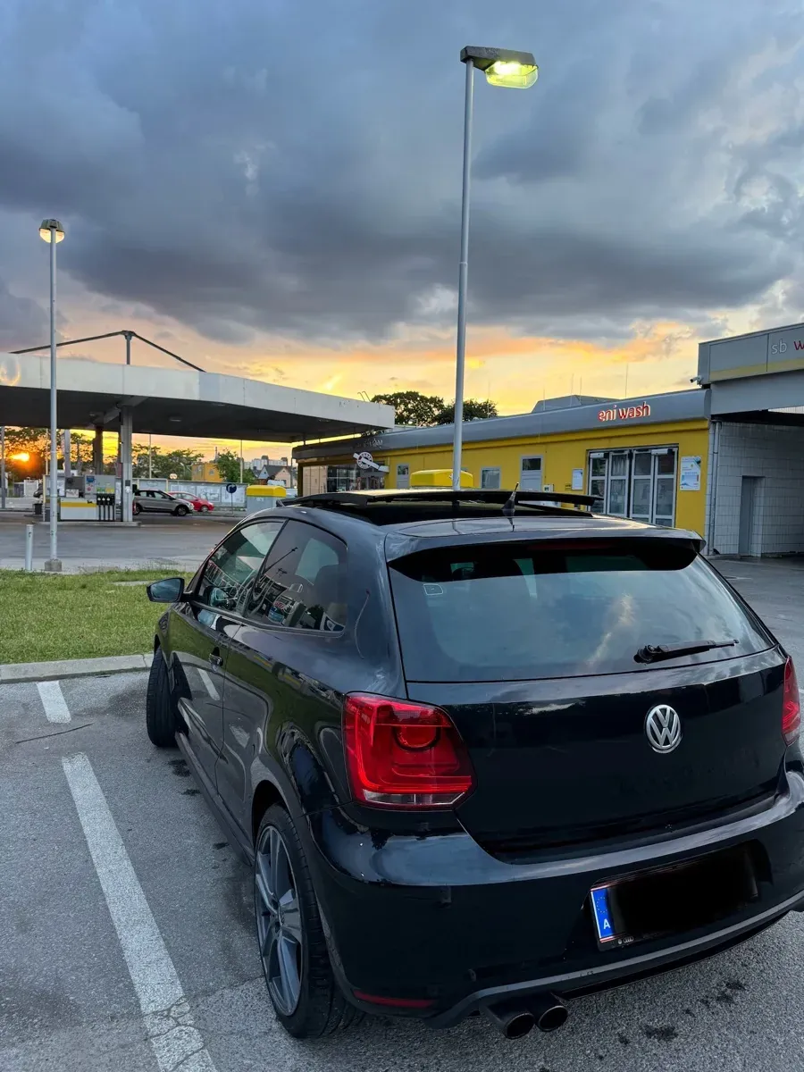 Volkswagen Polo 2011 photo 2