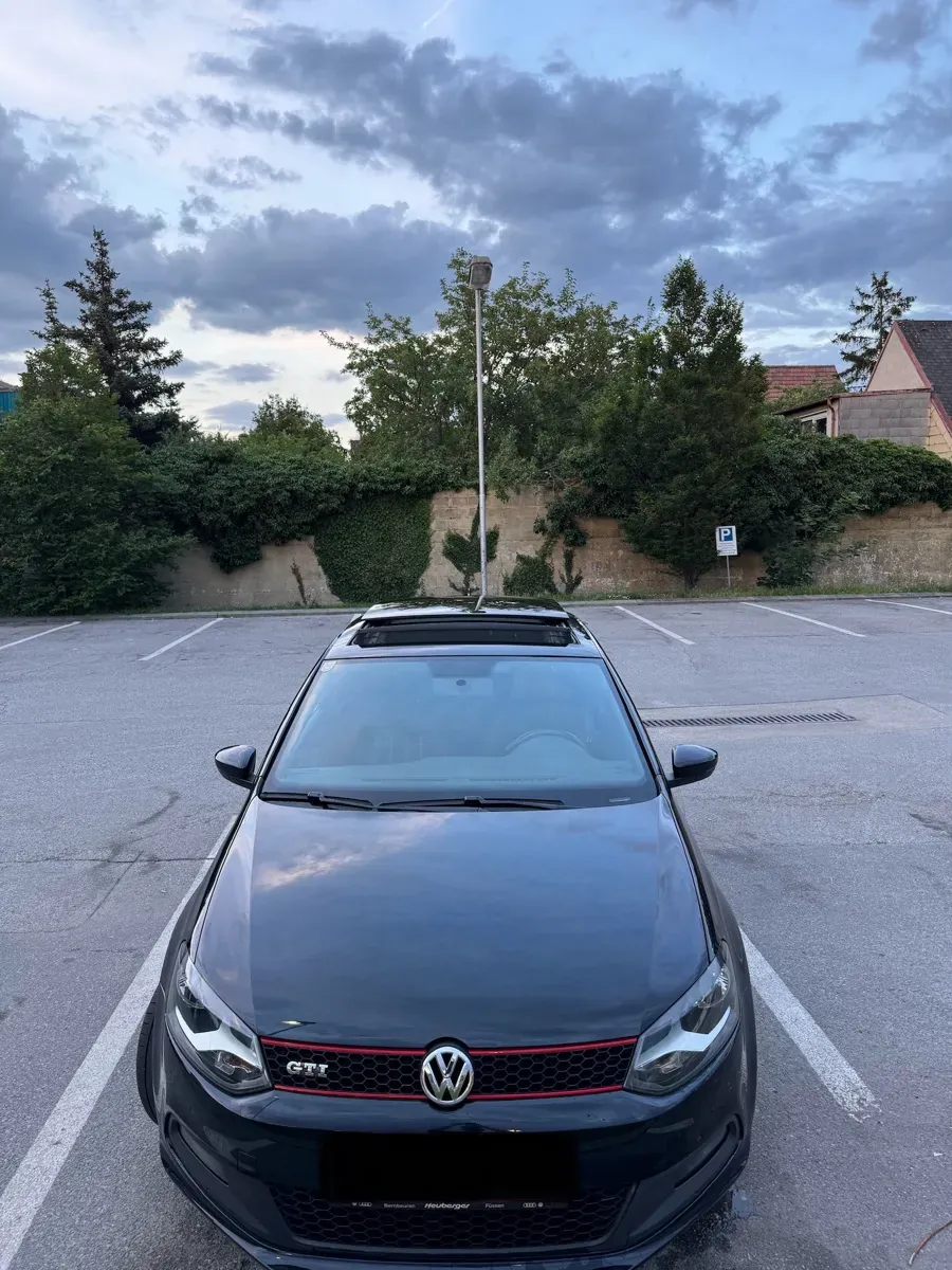 Volkswagen Polo 2011 photo 3