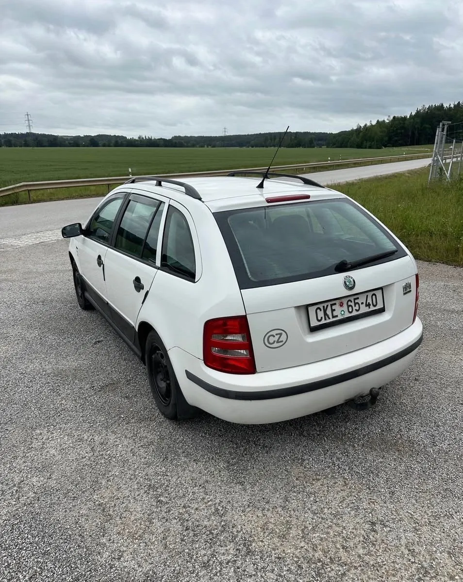 Skoda Fabia 2000 photo 4