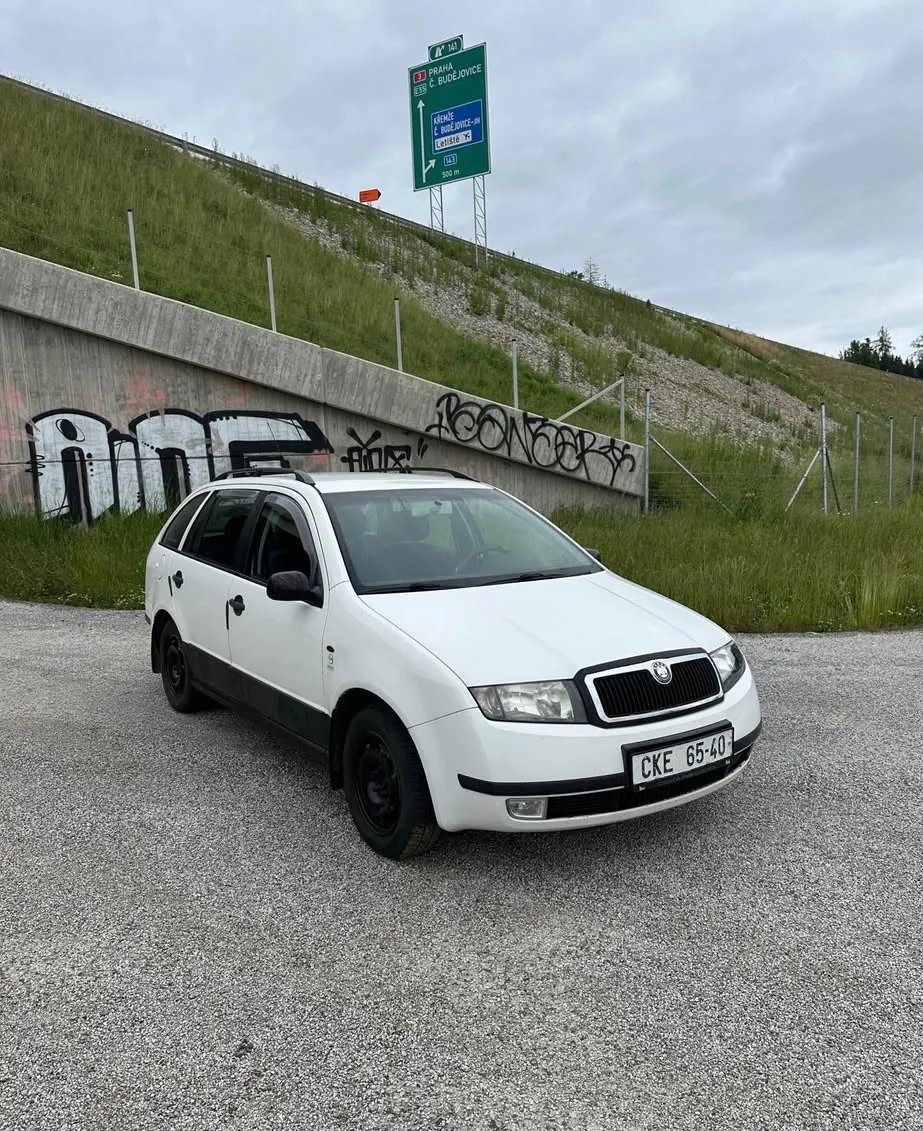 Skoda Fabia 2000 photo 2