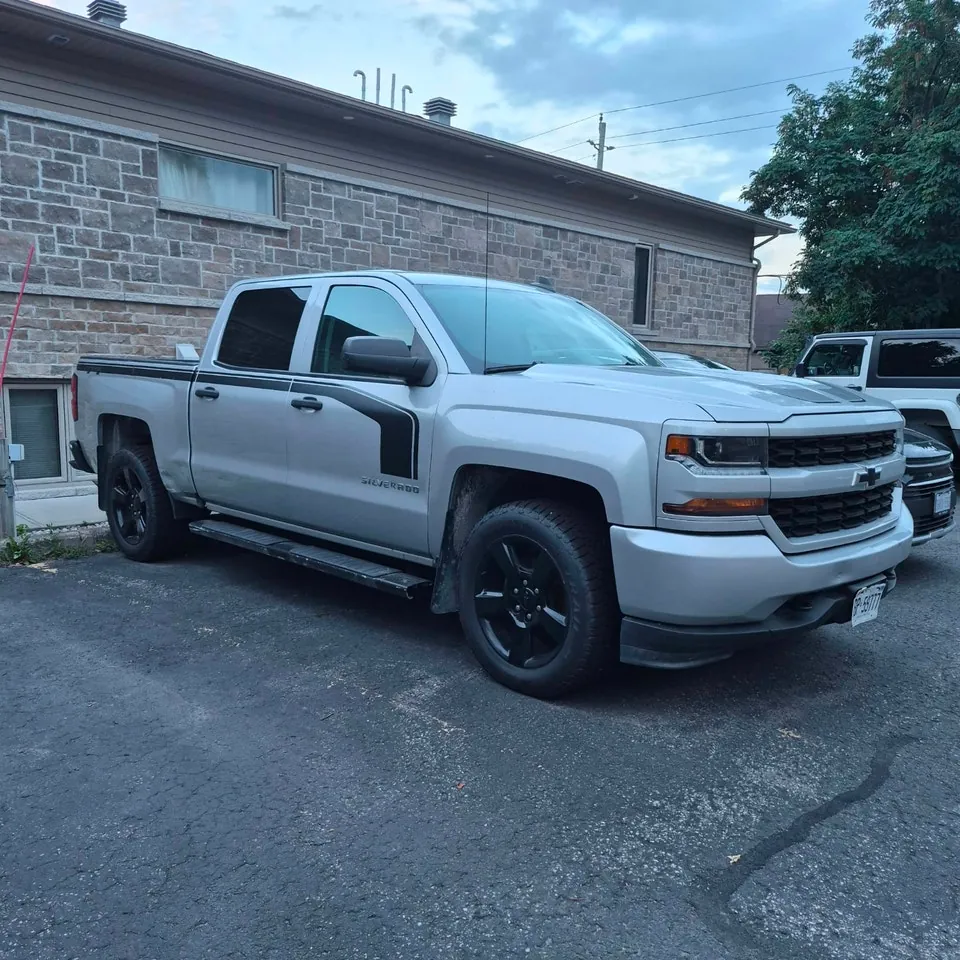 Chevrolet Silverado 1500 2018 photo 2