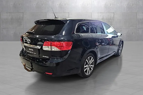 Toyota Avensis 2014 photo 5
