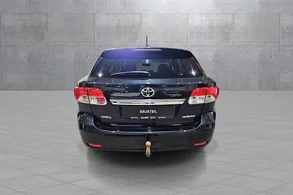 Toyota Avensis 2014 photo 4