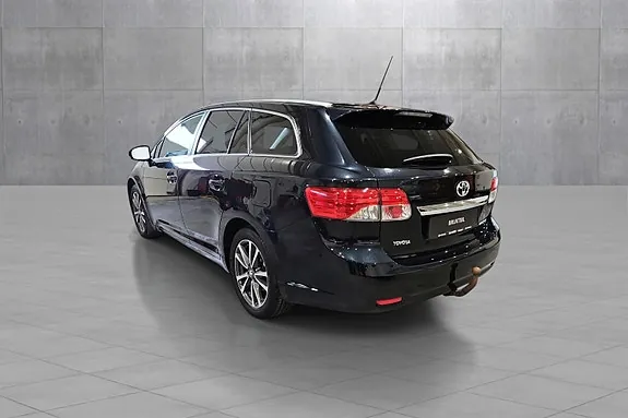 Toyota Avensis 2014 photo 3