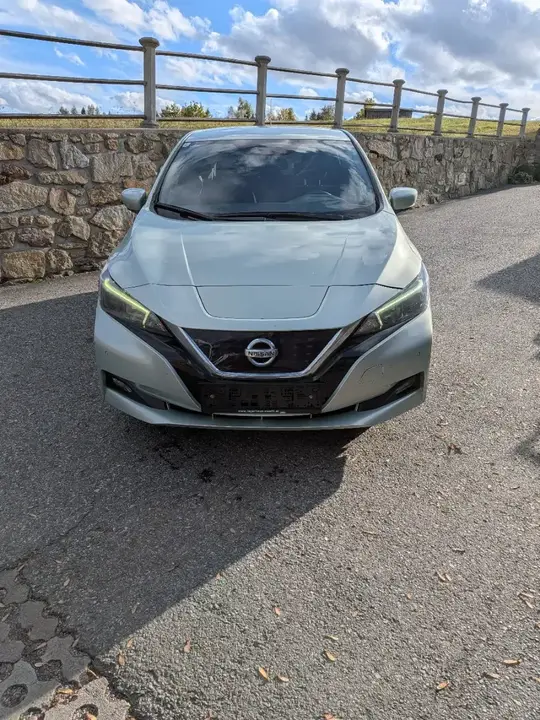 Nissan Leaf 2018 photo 2
