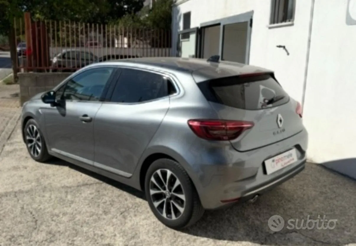 Renault Clio 2022 photo 3