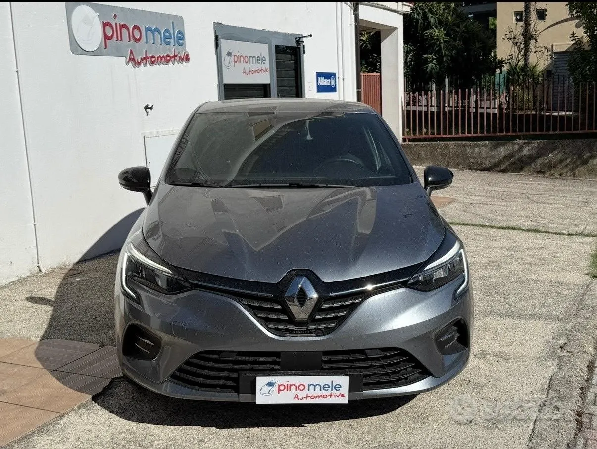 Renault Clio 2022 photo 2