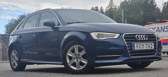 Audi A3 2015 photo 2