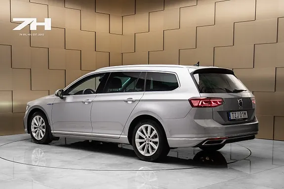 Volkswagen Passat 2023 photo 3