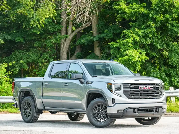 GMC Sierra 1500 2026 photo 2