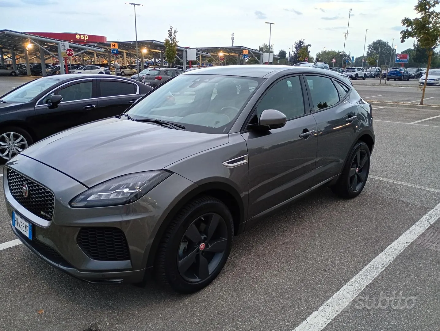 Jaguar E-Pace 2019 photo 4