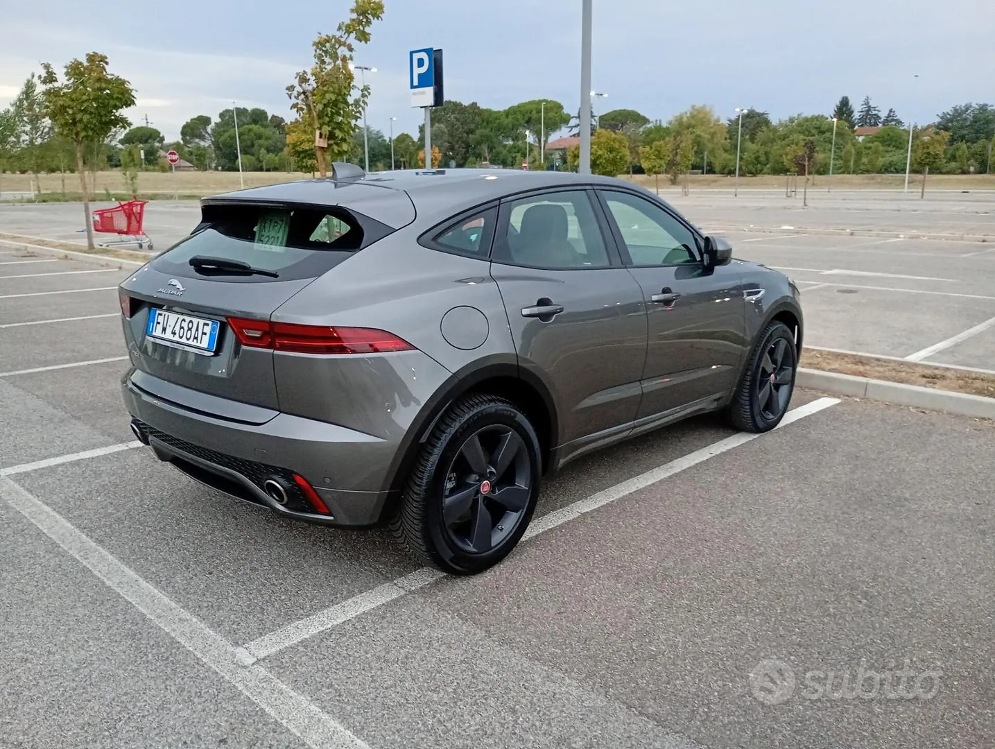 Jaguar E-Pace 2019 photo 3
