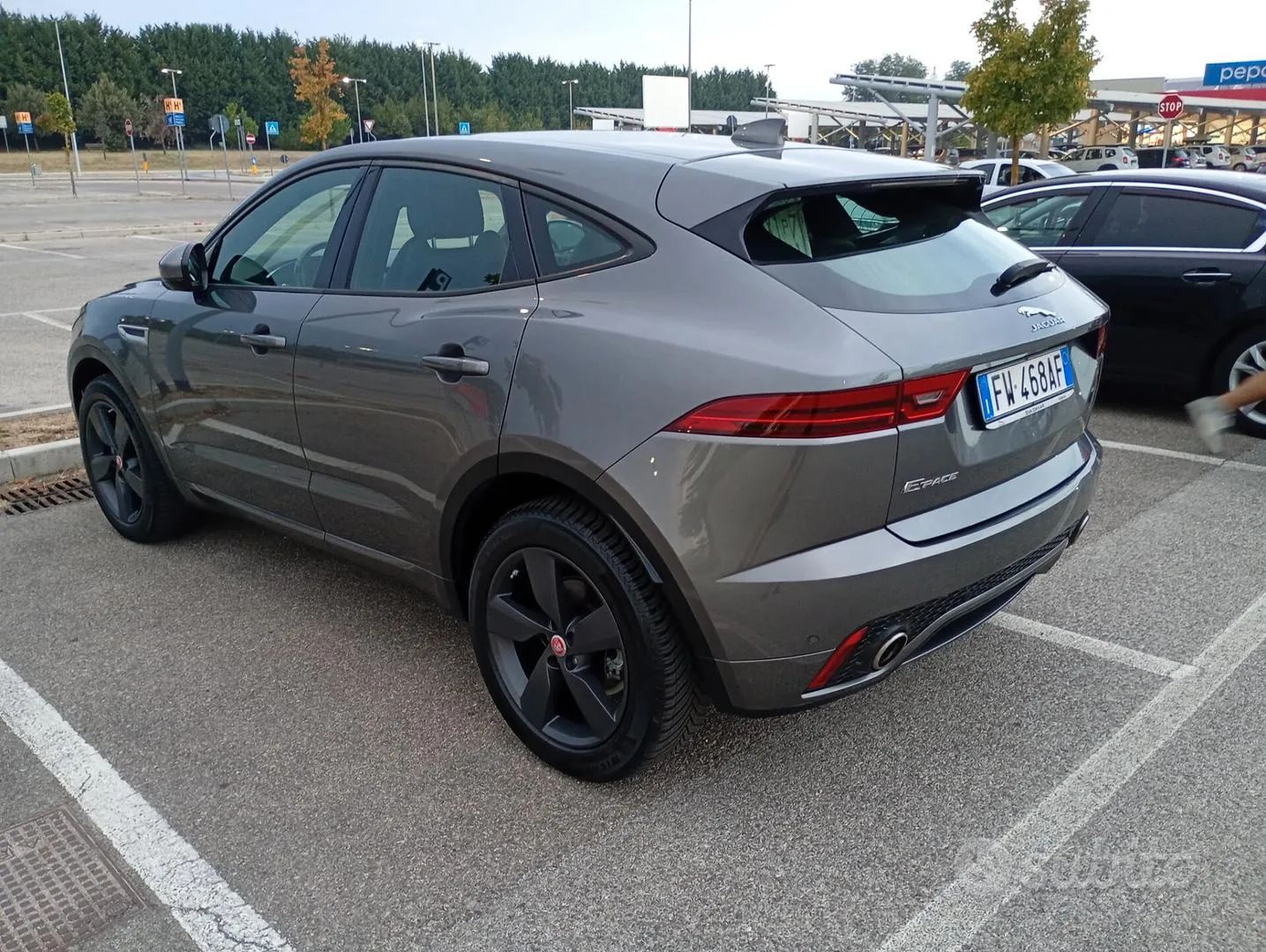 Jaguar E-Pace 2019 photo 5