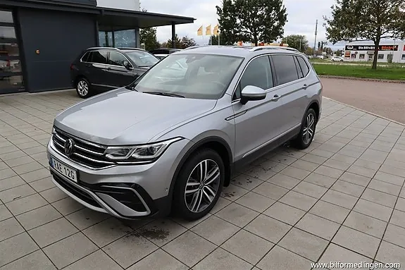Volkswagen Tiguan Allspace 2023 photo 2