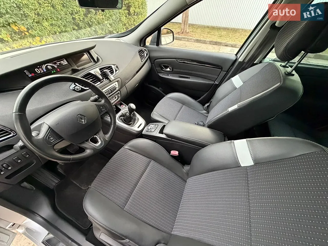 Renault Grand Scenic 2013 photo 5