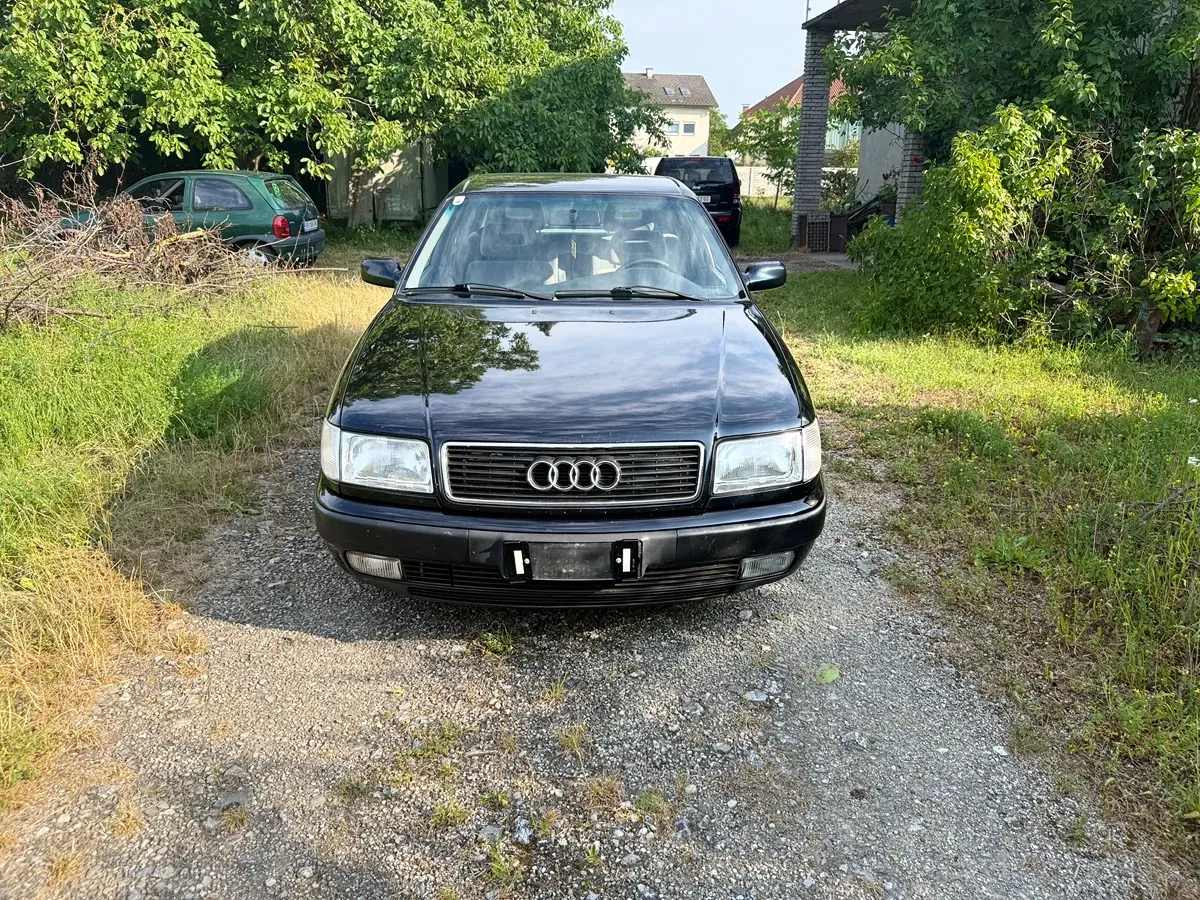 Audi 100
