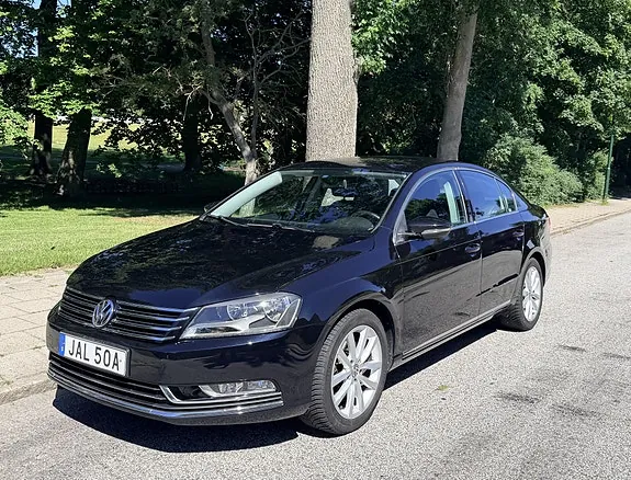 Volkswagen Passat 2013 photo 2