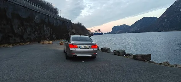 BMW 7 Series 2010 photo 5