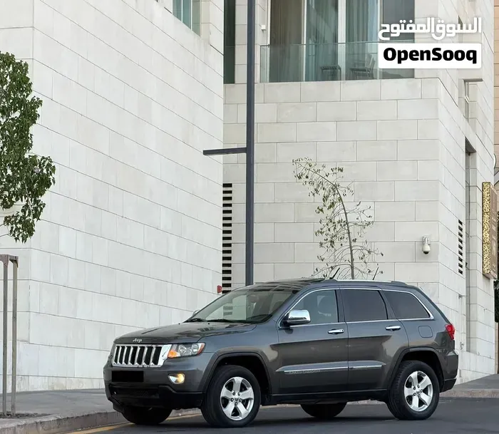 Jeep Cherokee 2011 photo 2