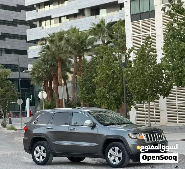 Jeep Cherokee 2011 photo 4