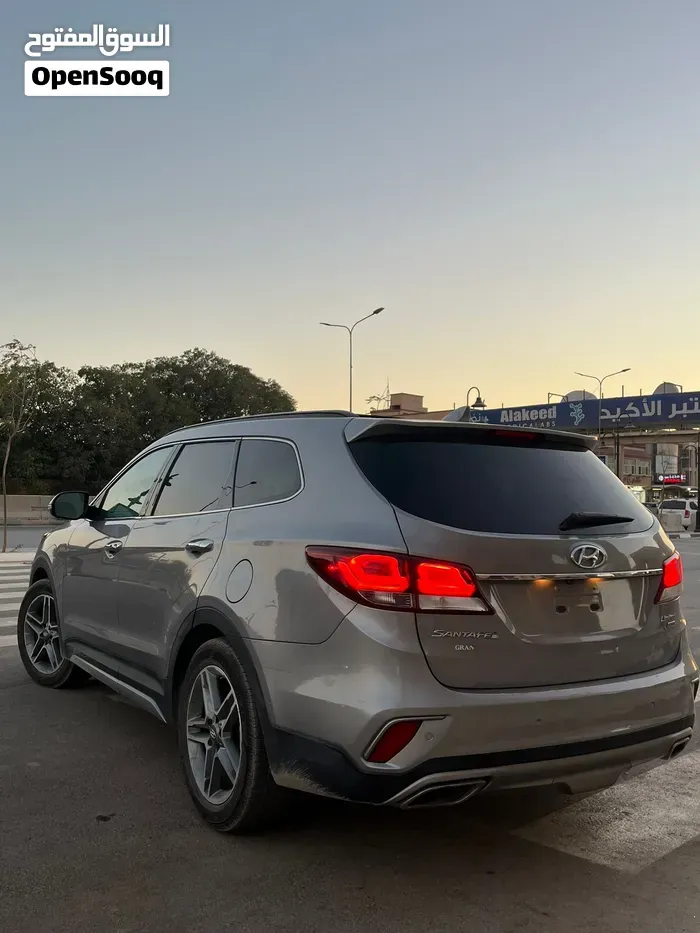 Hyundai Santa Fe 2018 photo 3