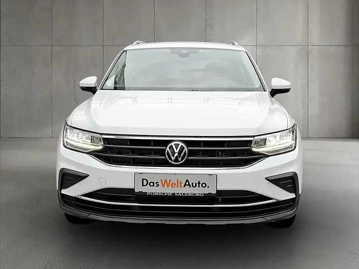 Volkswagen Tiguan 2022 photo 2