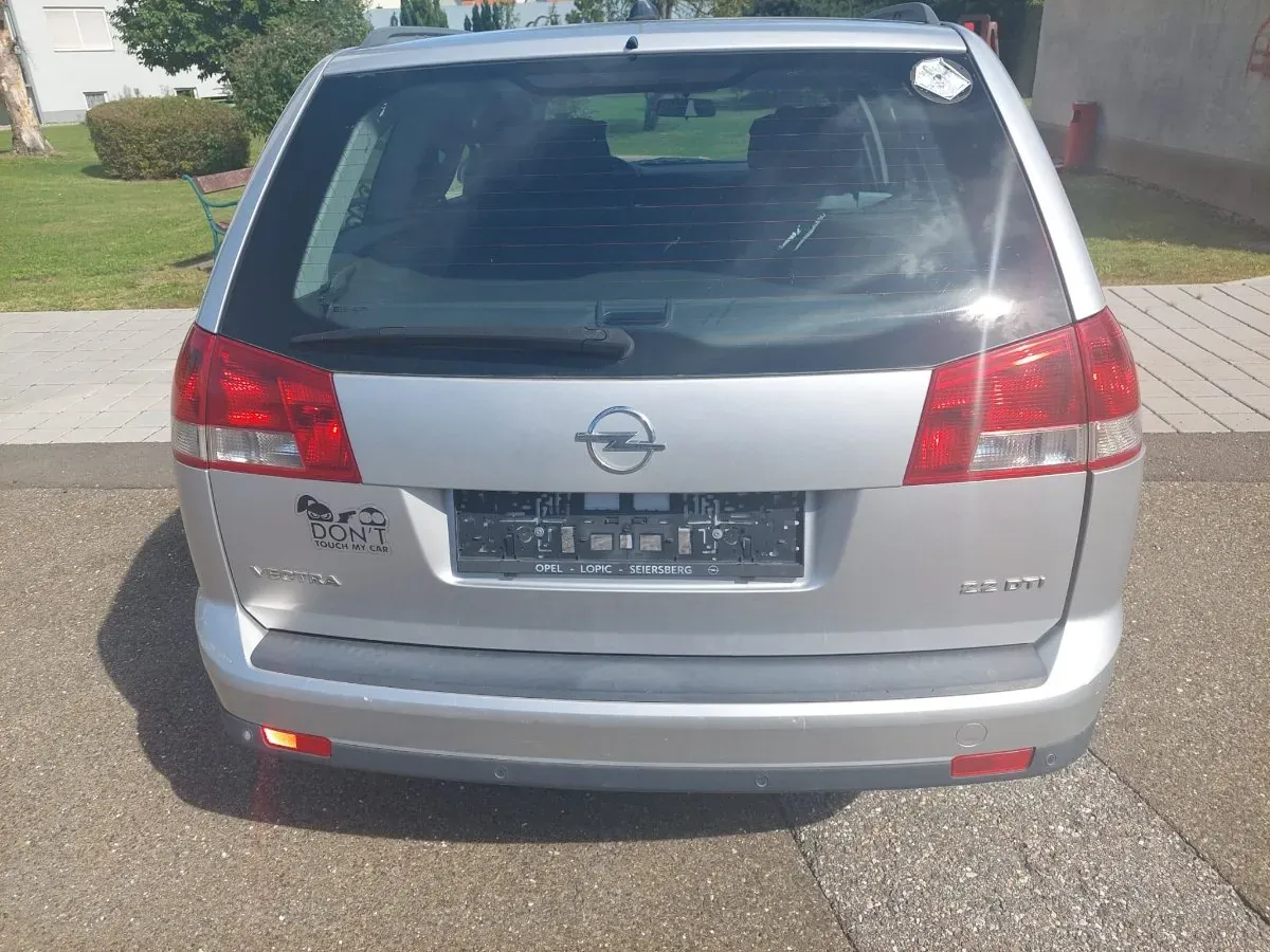 Opel Vectra 2004 photo 2