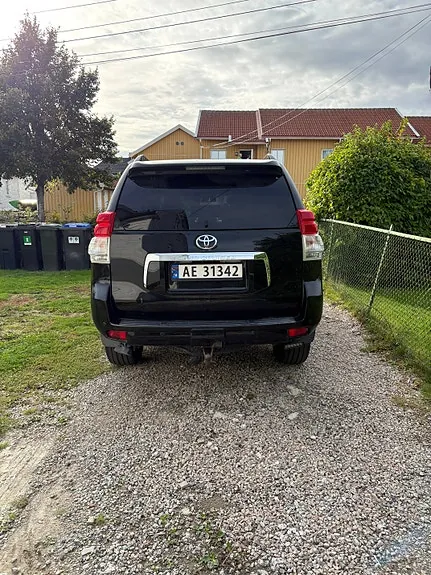Toyota Land Cruiser 2011 photo 4