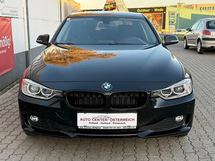 BMW 3 Series 2012 photo 2