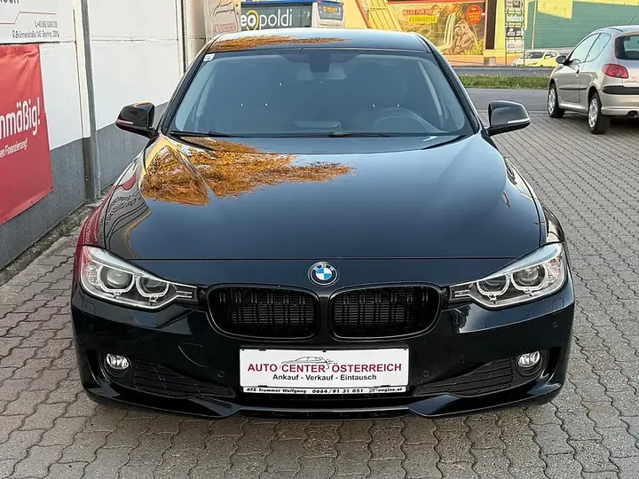 BMW 3 Series 2012 photo 3