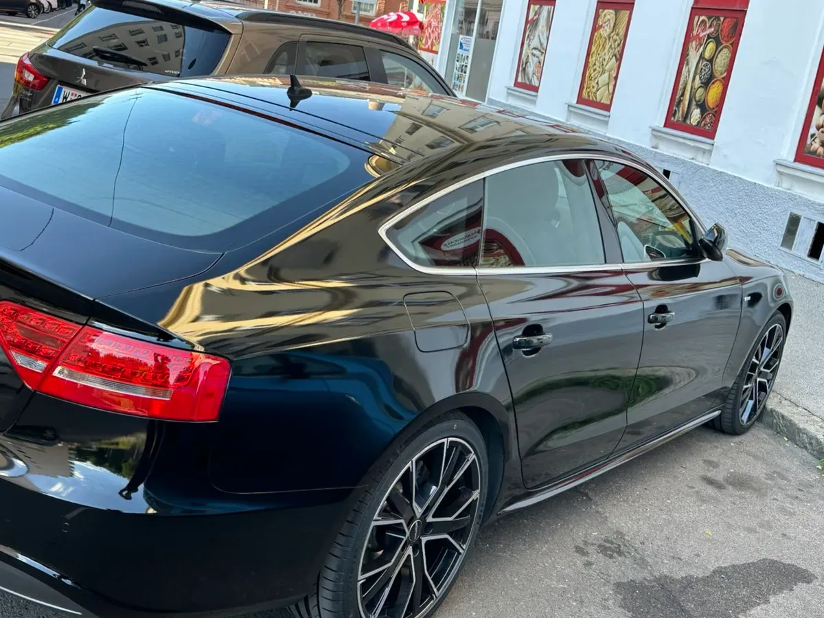 Audi A5 2010 photo 2